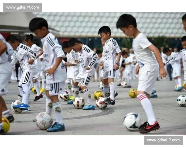 打造科学系统化运动课程提升体能与健康素养青少年综合发展实践方案